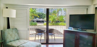 Lotus Honolulu at Diamond Head