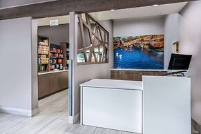 La Quinta Inn & Suites by Wyndham Santa Rosa