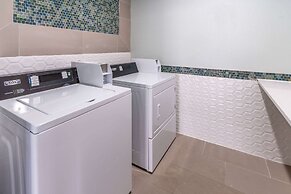 La Quinta Inn & Suites by Wyndham Santa Rosa