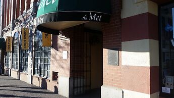 Met Hotel