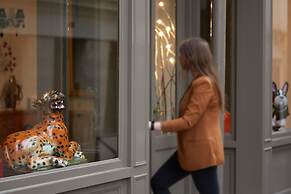 Hotel De Notre Dame Maître Albert