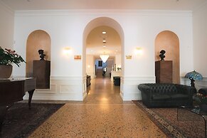 Rechigi Park Hotel