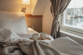 Home Hotel With