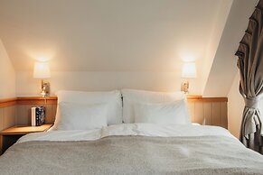 Home Hotel With