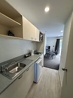 Baycourt Lakefront Motel