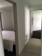 Baycourt Lakefront Motel