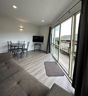 Baycourt Lakefront Motel