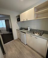 Baycourt Lakefront Motel