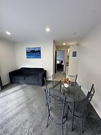 Baycourt Lakefront Motel