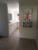 Baycourt Lakefront Motel