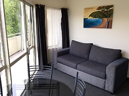 Baycourt Lakefront Motel