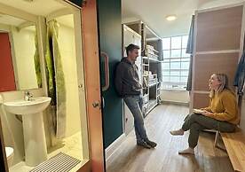 Smart Hyde Park View - Hostel