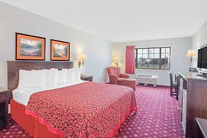 Days Inn by Wyndham Lake Village