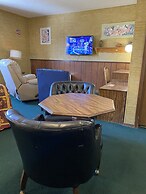 Burr Oak Motel