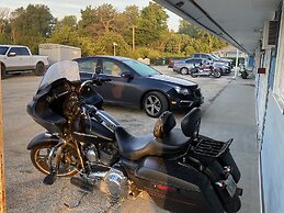 Burr Oak Motel