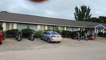 Burr Oak Motel