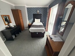 The Raven Hotel by Greene King Inns