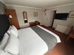 The Raven Hotel by Greene King Inns