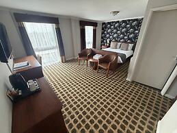 The Raven Hotel by Greene King Inns