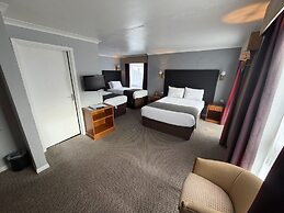The Raven Hotel by Greene King Inns