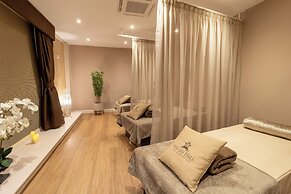 Hollins Hall Hotel, Golf & Country Club