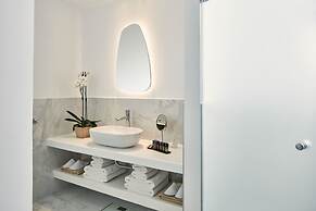 Archipelagos Hotel