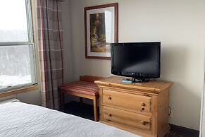 Duluth Inn & Suites Near Spirit Mountain