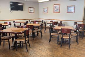Duluth Inn & Suites Near Spirit Mountain