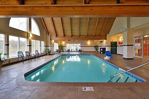 Duluth Inn & Suites Near Spirit Mountain