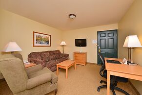 Duluth Inn & Suites Near Spirit Mountain