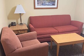 Duluth Inn & Suites Near Spirit Mountain