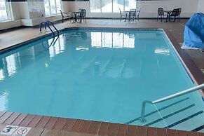 Duluth Inn & Suites Near Spirit Mountain