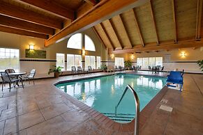 Duluth Inn & Suites Near Spirit Mountain