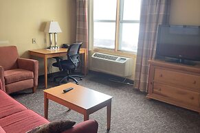Duluth Inn & Suites Near Spirit Mountain