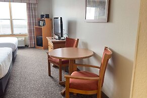 Duluth Inn & Suites Near Spirit Mountain