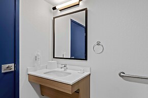 Spark by Hilton Daleville Roanoke North