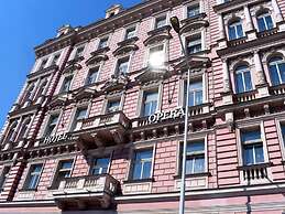 Opera Hotel