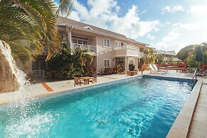 Bay Gardens Hotel