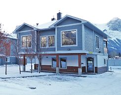 Canadian Rockies Chalets