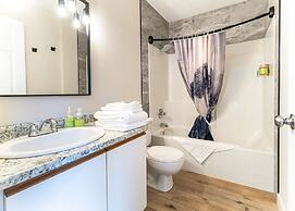 Canadian Rockies Chalets