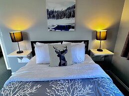 Canadian Rockies Chalets