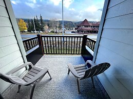 Canadian Rockies Chalets