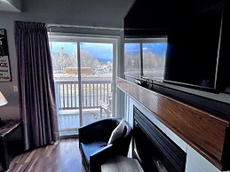 Canadian Rockies Chalets