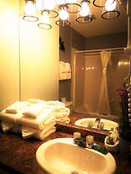 Canadian Rockies Chalets