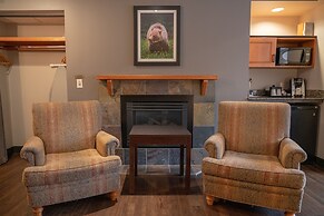 Pocaterra Inn and Waterslide