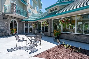 Pocaterra Inn and Waterslide