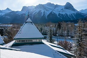 Pocaterra Inn and Waterslide