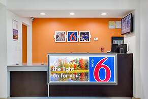 Motel 6 White House, TN