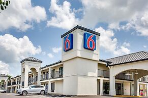 Motel 6 White House, TN