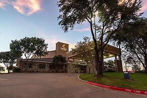 Comfort Suites NW Dallas Near Love Field